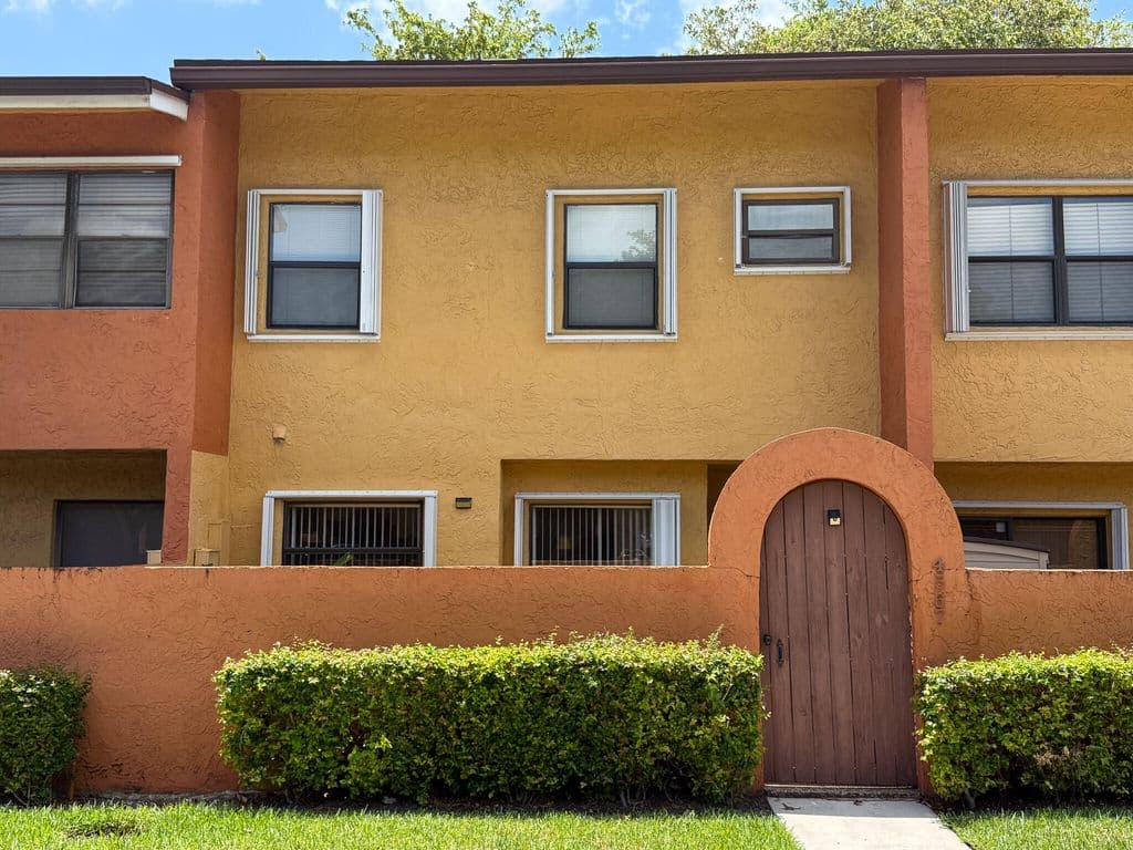 2-bedroom Property — 4567 NW 90th Avenue