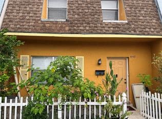 4+1 Townhouse — 5950 NW 29th Pl #109, Sunrise, 33313