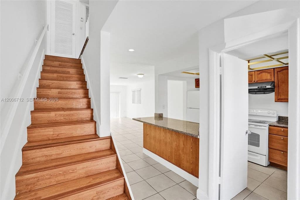 2+1 Condo — 7344 SW 82nd St APT C114