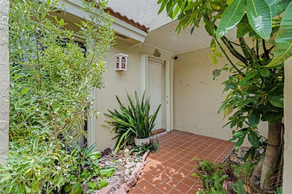 2-bedroom Property — 6233 NW 170th Ter