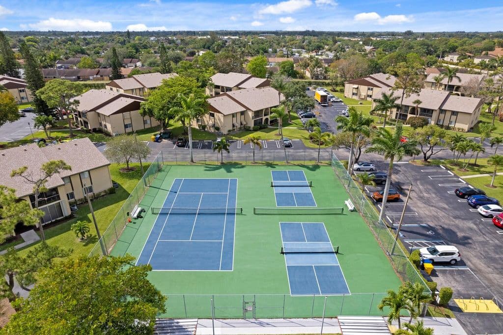 2-bedroom Condo — 336 Pine Ridge Circle #B-1