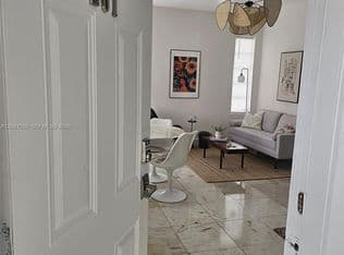 2+1 Condo — 801 8th St #201, Miami Beach, 33139