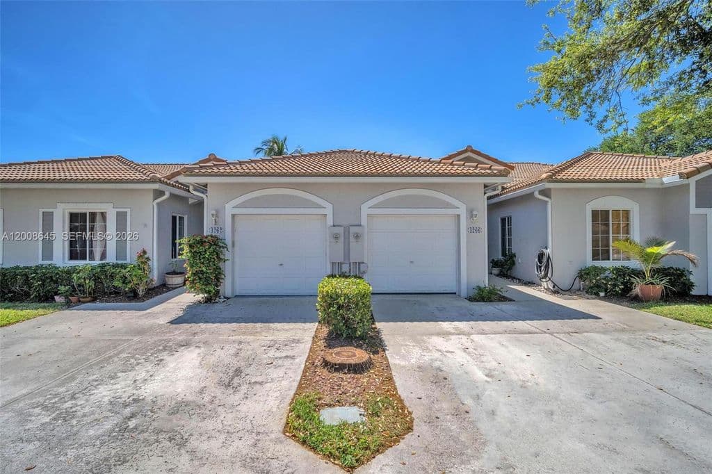3+1 Müstakil ev — 4266 SW 10th Pl