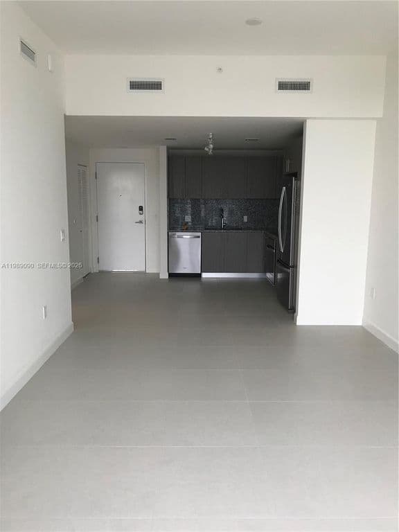1-bedroom Condo — 5350 NW 84th Ave #1814
