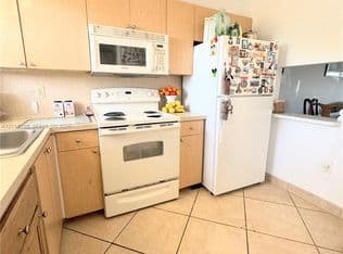 2+1 Condo — 8130 Sunrise Lakes Blvd APT 202, Sunrise, 33322