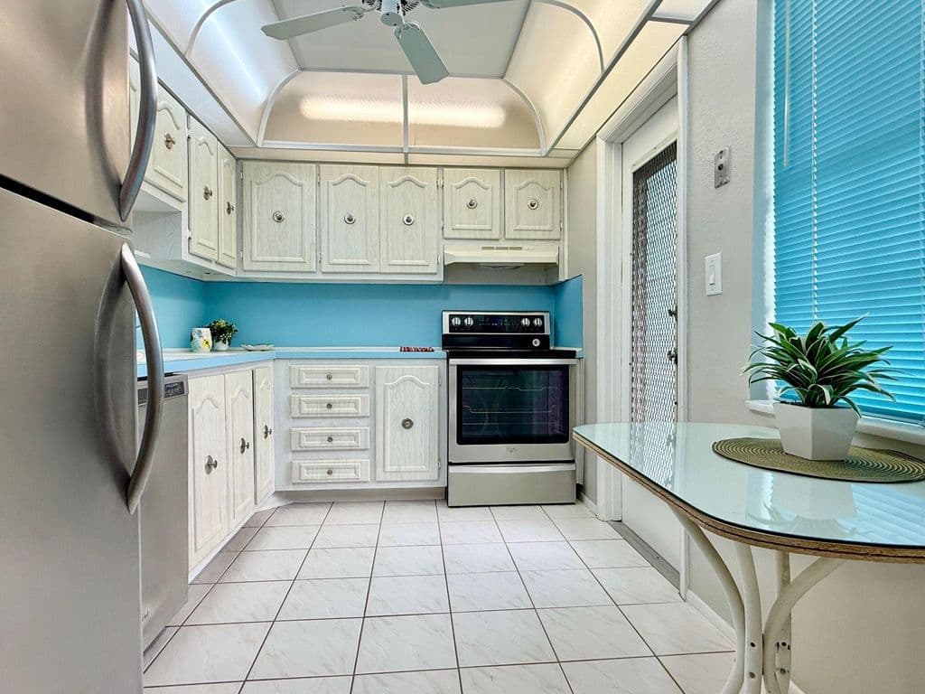 2-bedroom Condo — 4401 NW 41st Street #104