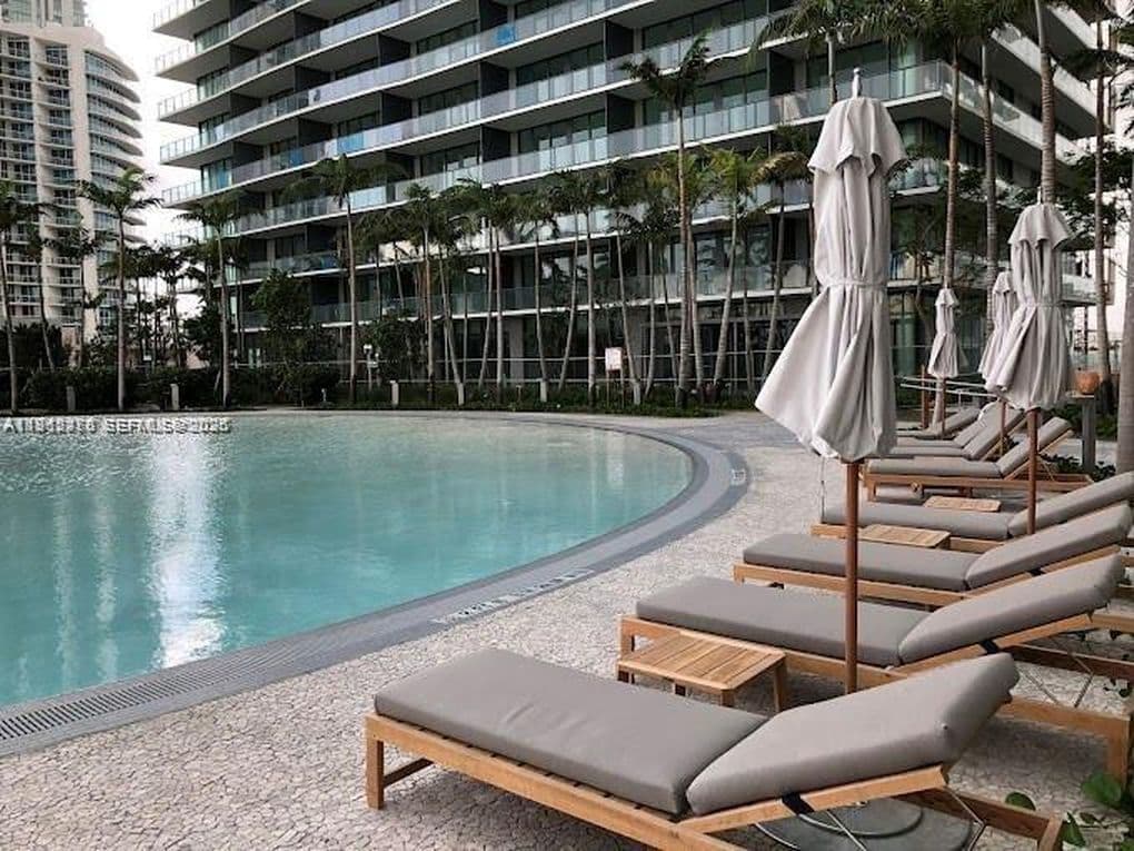 4+1 Condo — 650 NE 32nd St #Bh6