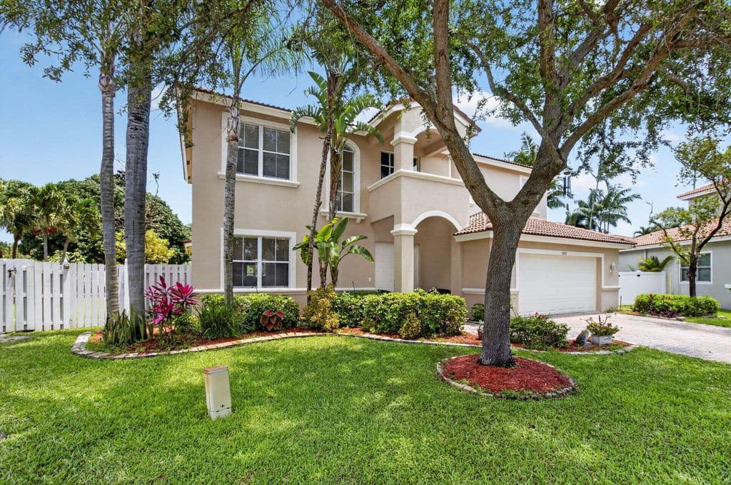 5+1 Müstakil ev — 6207 Shadow Tree Lane