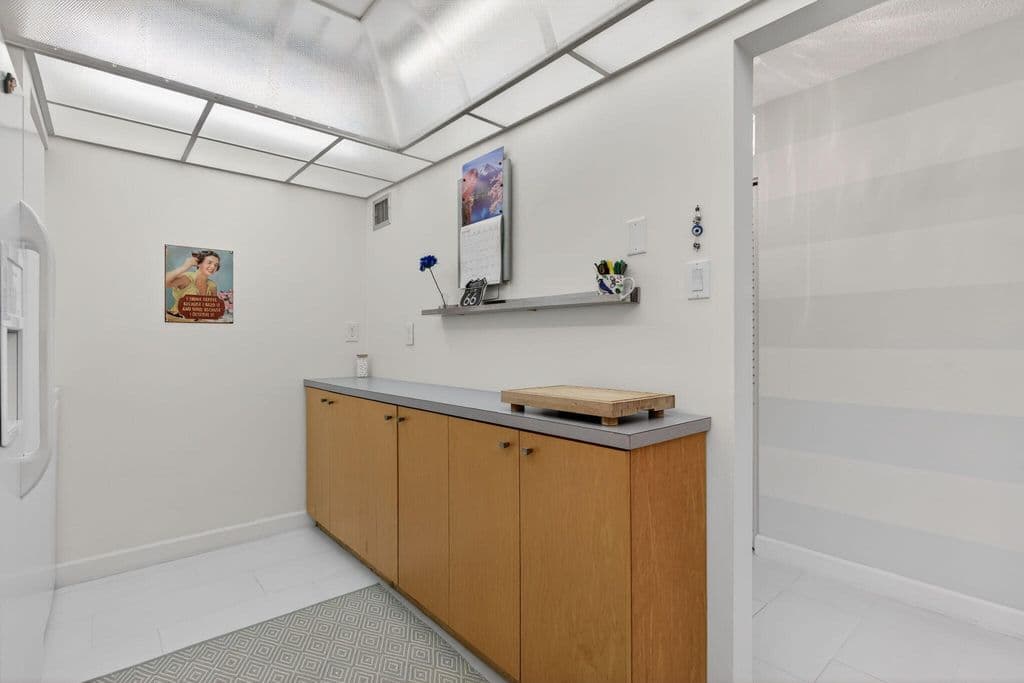 2-bedroom Condo — 6080 NW 44th Street #214