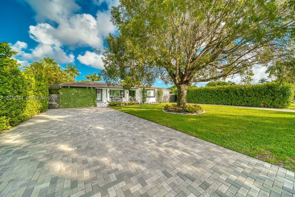 4-bedroom Single-Family Home — 13801 NE 1st Ave