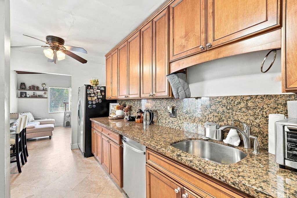 3-bedroom Single-Family Home — 1839 SW 4th Avenue