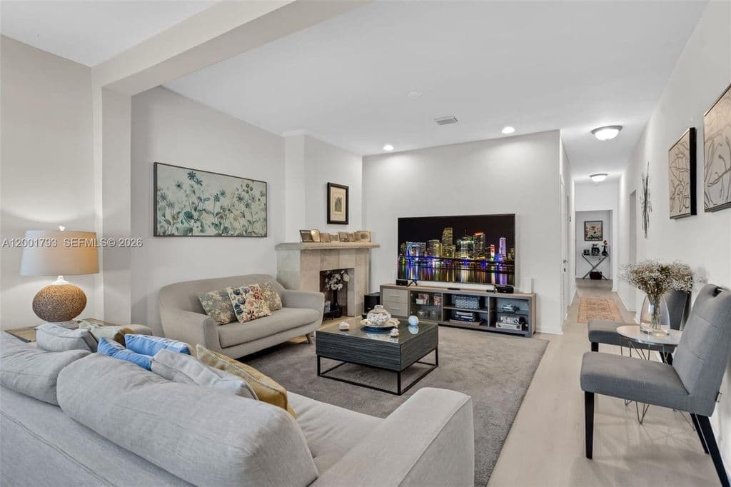3+1 Müstakil ev — 7611 NW 3rd Ave