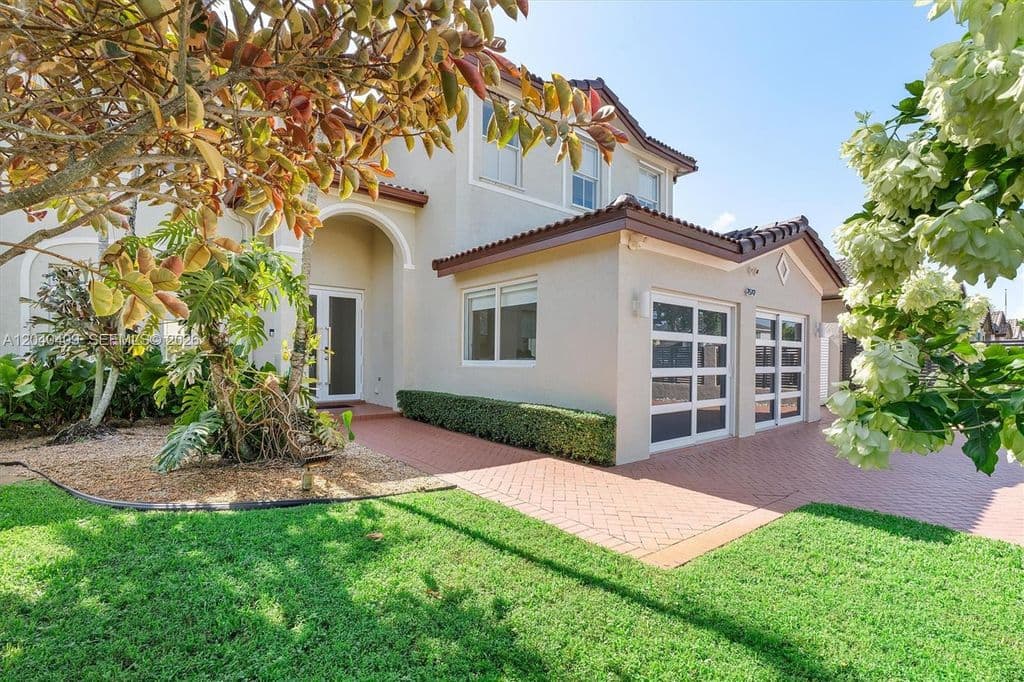 5-bedroom Single-Family Home — 2517 SW 148th Ct