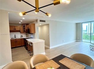 2+1 Condo — 2851 NE 183rd St APT 1607E, Aventura, 33160