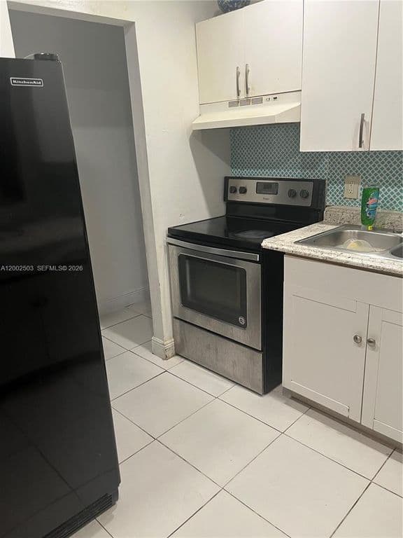 3+1 Müstakil ev — 600 NW 19th St