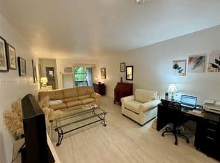 Condo — 6580 Santona St #A38, Coral Gables, 33146