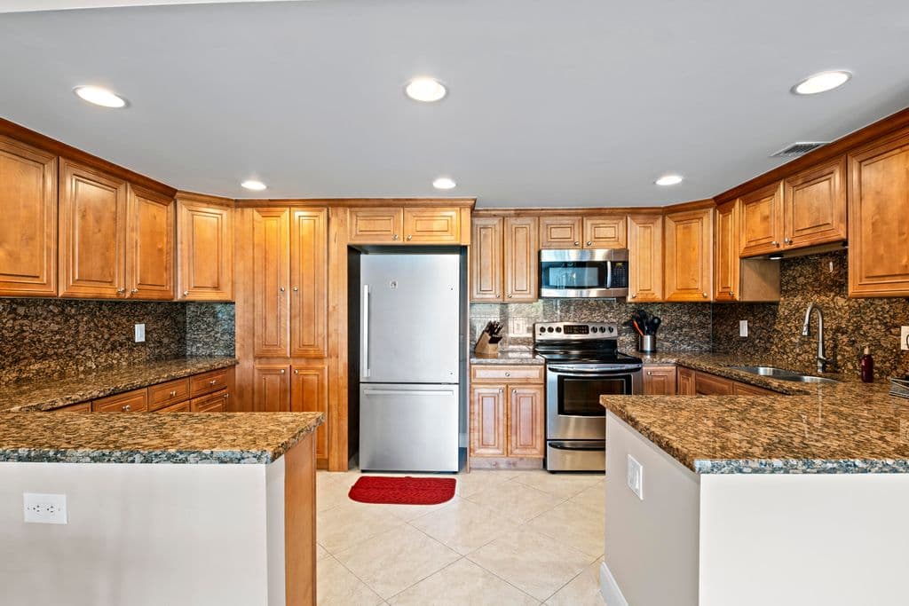 2-bedroom Condo — 1101 River Reach Drive #308