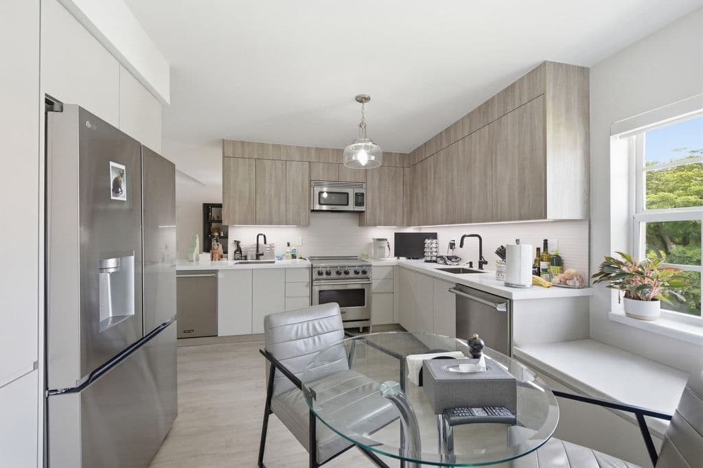 3+1 Condo — 7369 Orangewood Lane