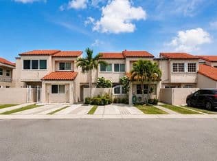 2-bedroom Townhouse — 6492 SW 129th Ave, Miami, 33183