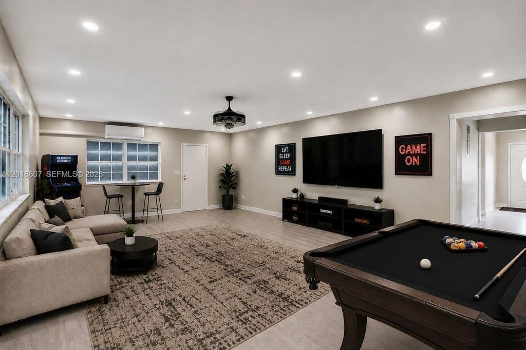 3+1 Müstakil ev — 3401 NW 7th St