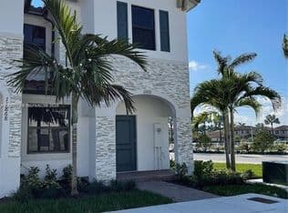 3-bedroom Townhouse — 11872 SW 247th Ter, Homestead, 33032