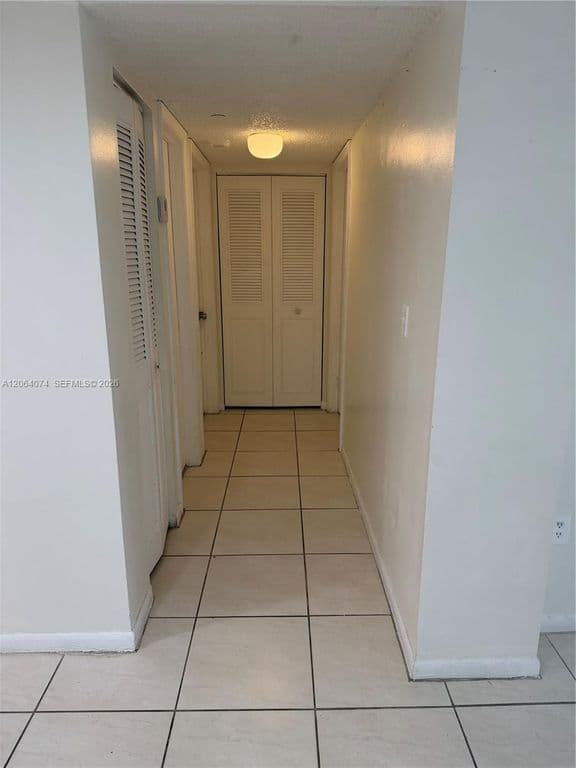 2+1 Condo — 8700 SW 133rd Avenue Rd APT 120