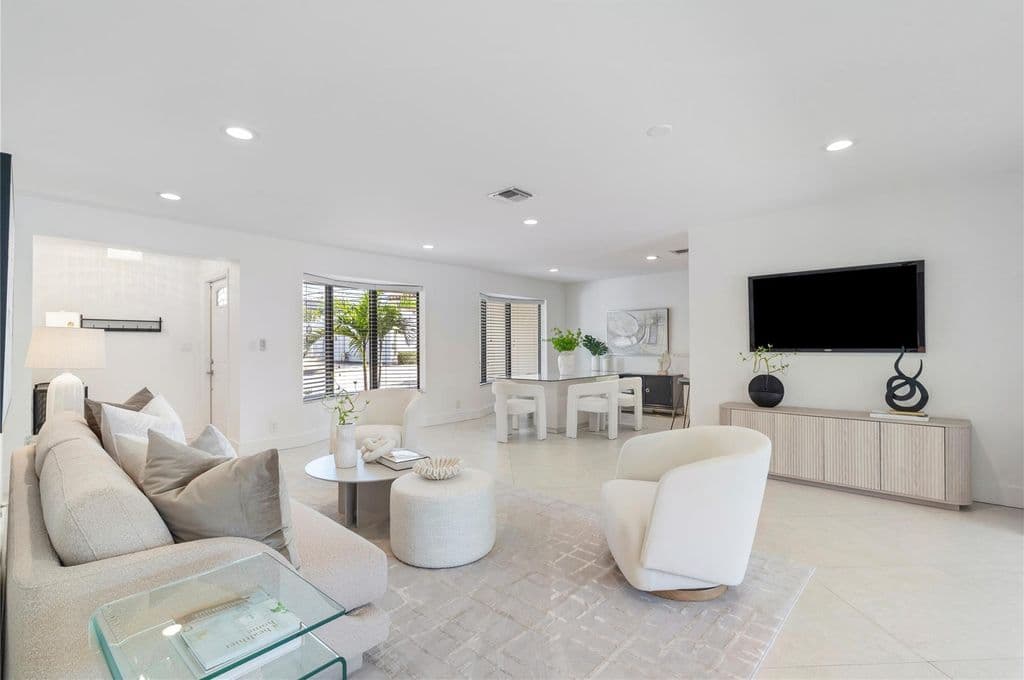 5+1 Müstakil ev — 2280 NE 62nd Street