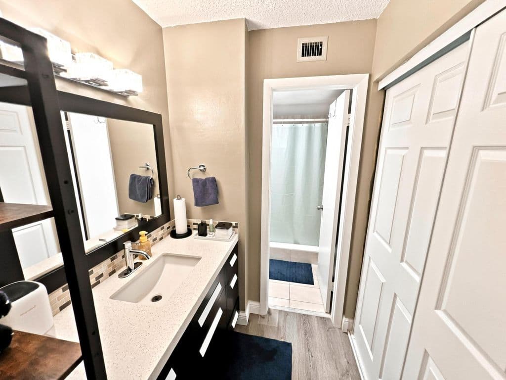 2-bedroom Condo — 6575 W Oakland Park Boulevard #101