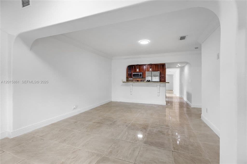 4+1 Müstakil ev — 1835 SW 18th St