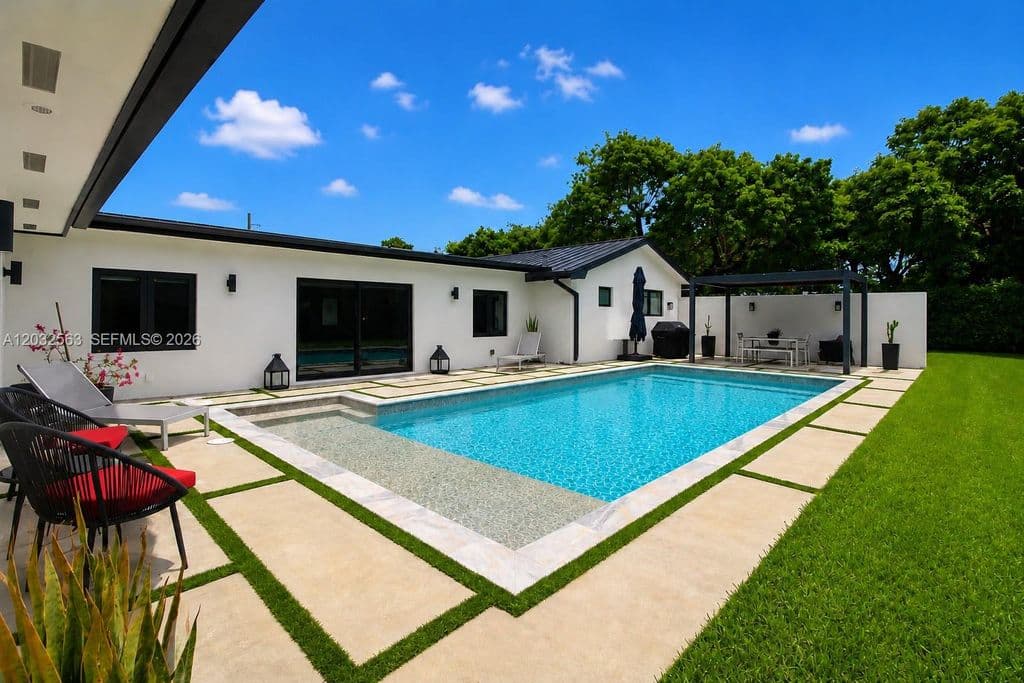 5-bedroom Single-Family Home — 8700 SW 175th St