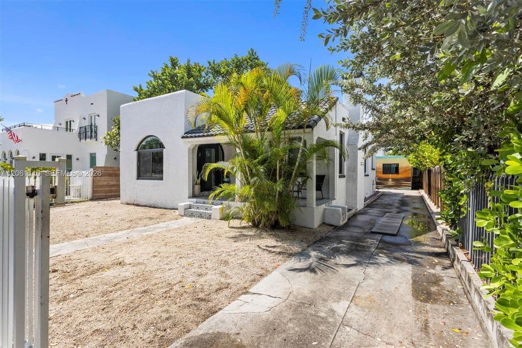 6-bedroom Single-Family Home — 1644 SW 9th St