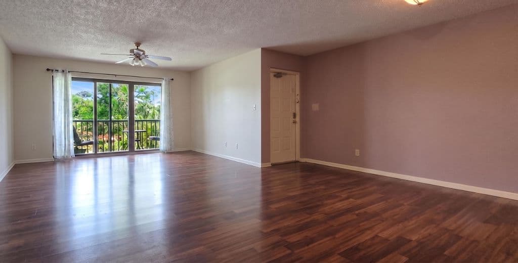 3-bedroom Condo — 1013 Green Pine Boulevard #H2
