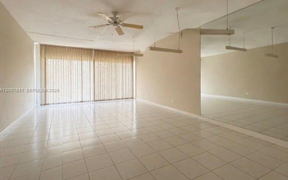 2+1 Condo — 900 SW 12th St APT 110