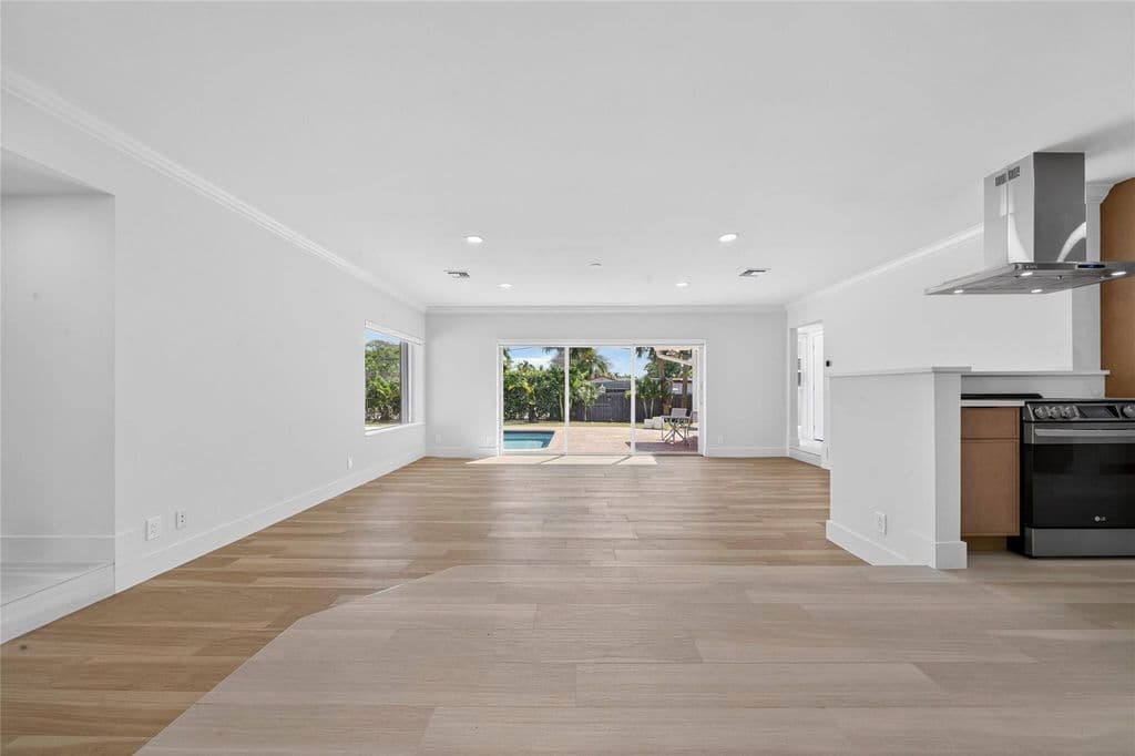 3+1 Müstakil ev — 1762 NE 38th Street