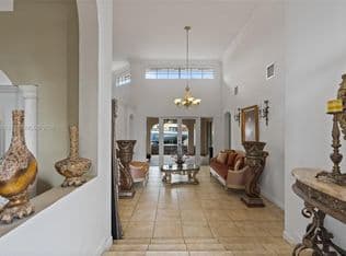5+1 Müstakil ev — 12981 SW 197th St, Miami, 33177