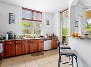 2+1 Condo — 3001 NE 185th St APT 135, Aventura, 33180