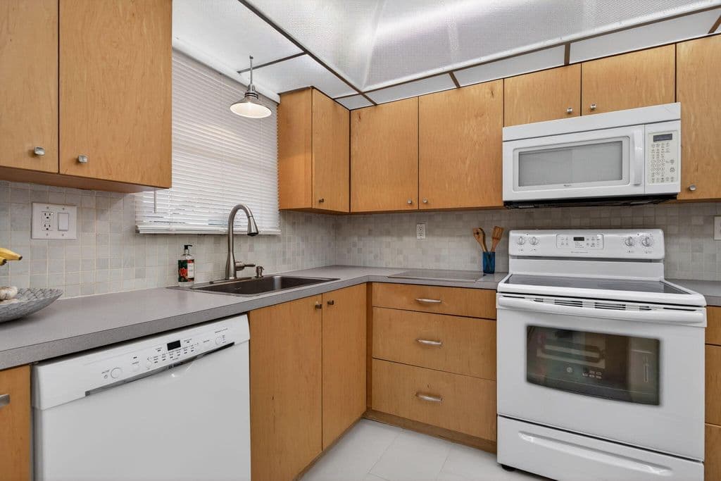 2-bedroom Condo — 6080 NW 44th Street #214