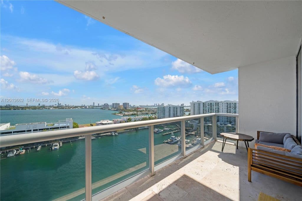 3-bedroom Condo — 7929 West Dr APT 1501