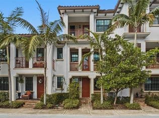 3-bedroom Townhouse — 11621 SW 13th Ct, Pembroke Pines, 33025