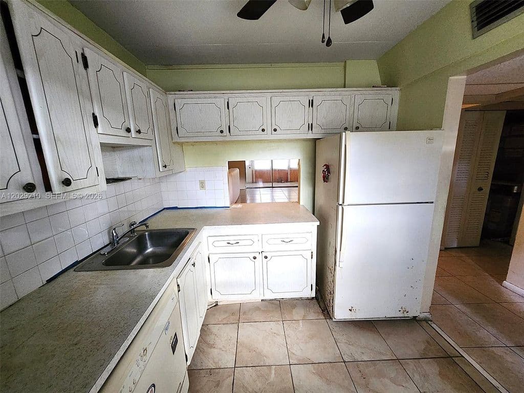 2+1 Condo — 7787 Golf Circle Dr APT 109