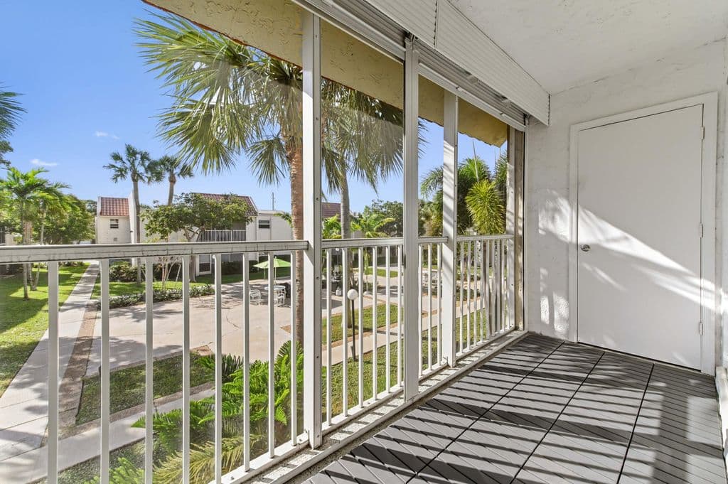 2+1 Condo — 1428 SE 4th Avenue #215