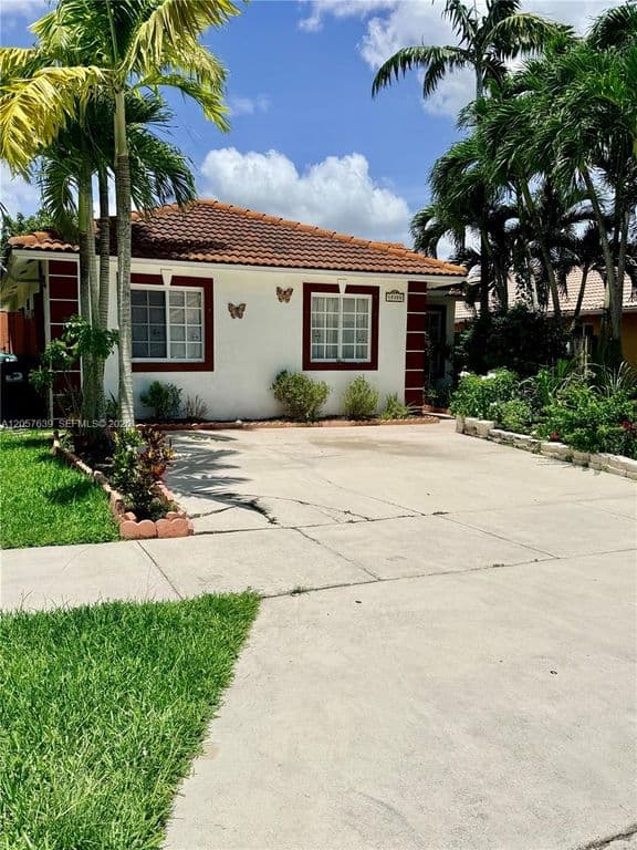 4-bedroom Single-Family Home — 18300 SW 143rd Ct