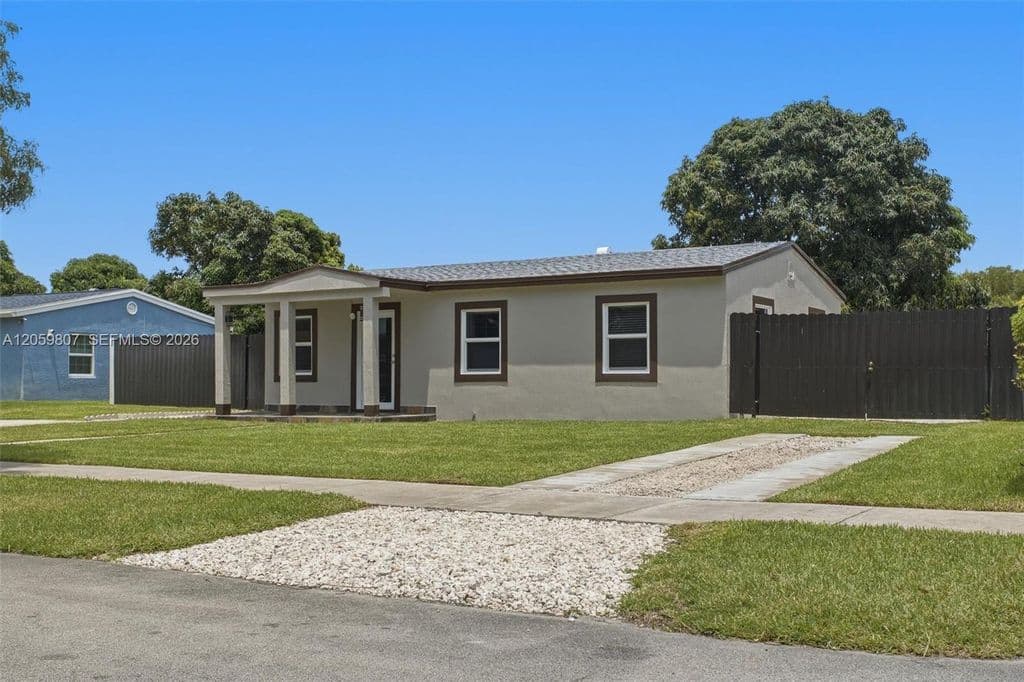 3+1 Müstakil ev — 16031 NW 18th Ave