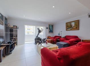 3+1 Condo — 7401 SW 82nd St APT 109S, Miami, 33143