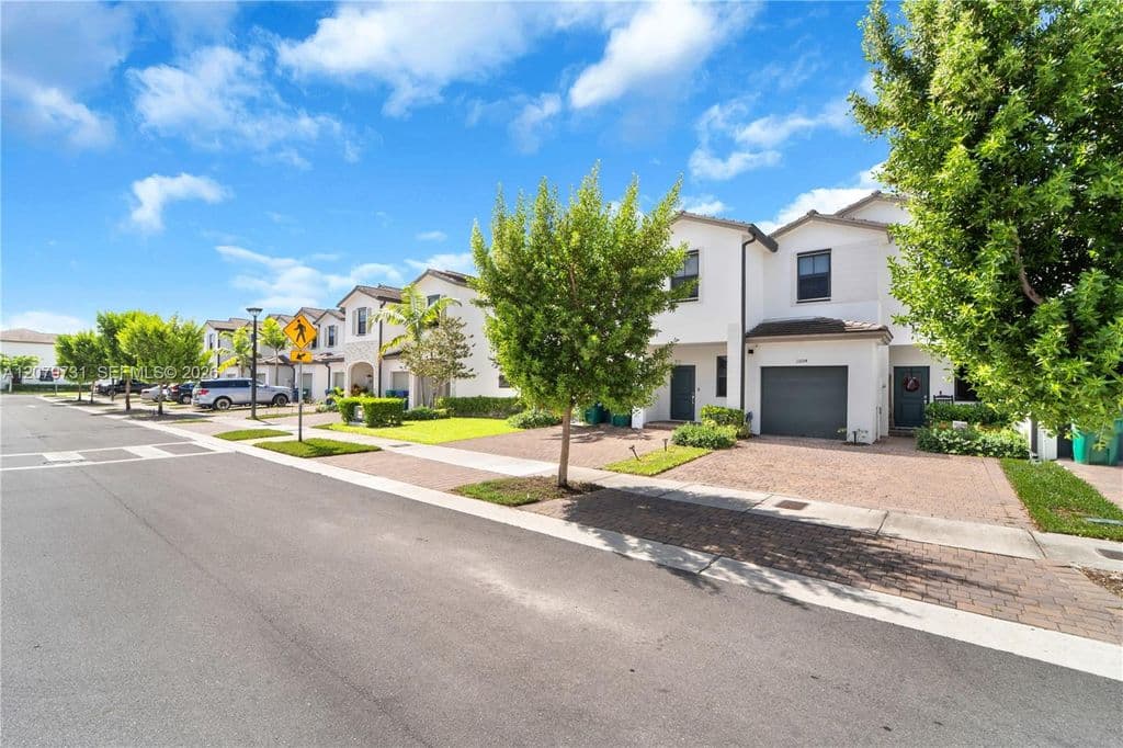 3-bedroom Property — 13154 SW 233rd St