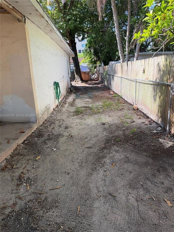 2+1 Müstakil ev — 3555 SW 23rd St