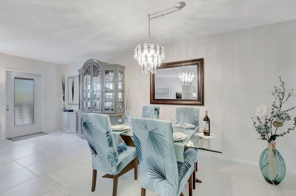 1-bedroom Condo — 2051 Cambridge C