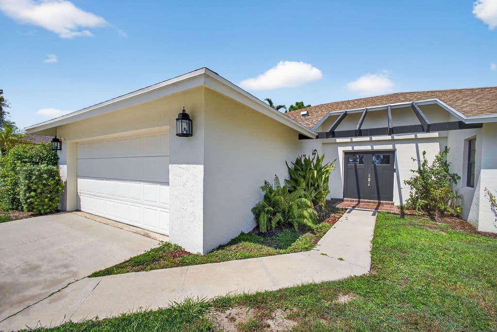 3-bedroom Single-Family Home — 1202 Essex Drive