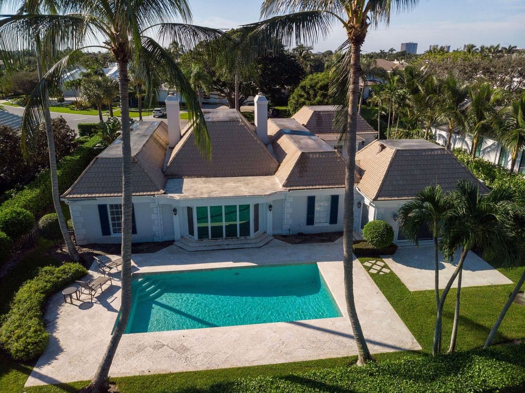 4+1 Müstakil ev — 971 LAKE HOUSE Drive