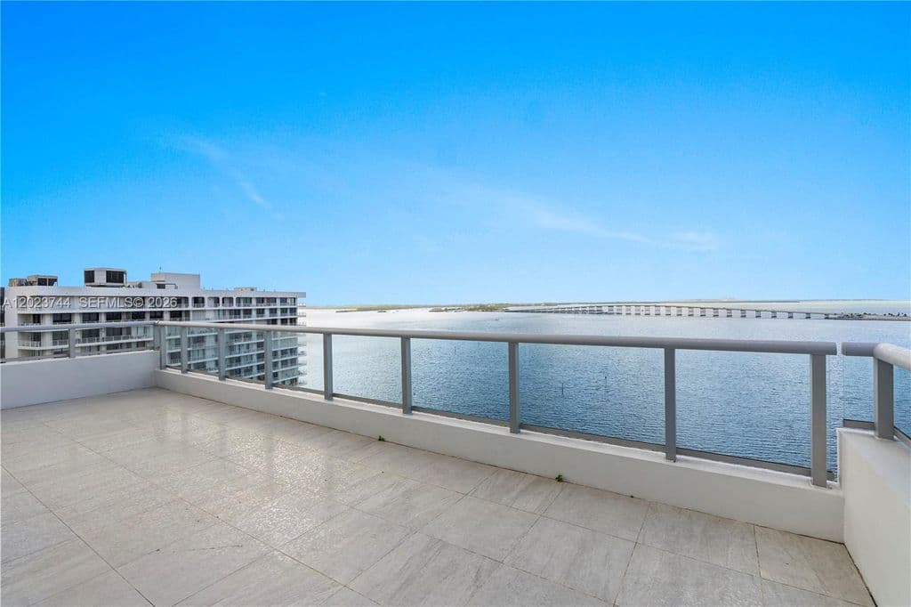 3-bedroom Condo — 1541 Brickell Ave APT C1607